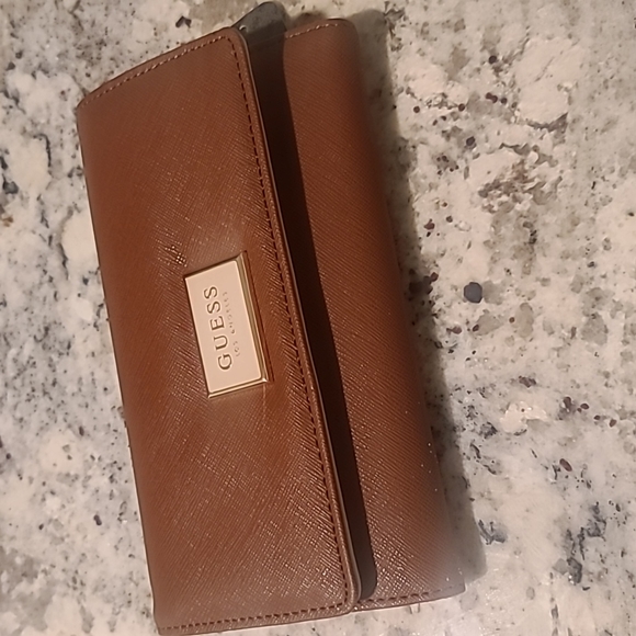 Guess Wallet - Picture 5 of 5